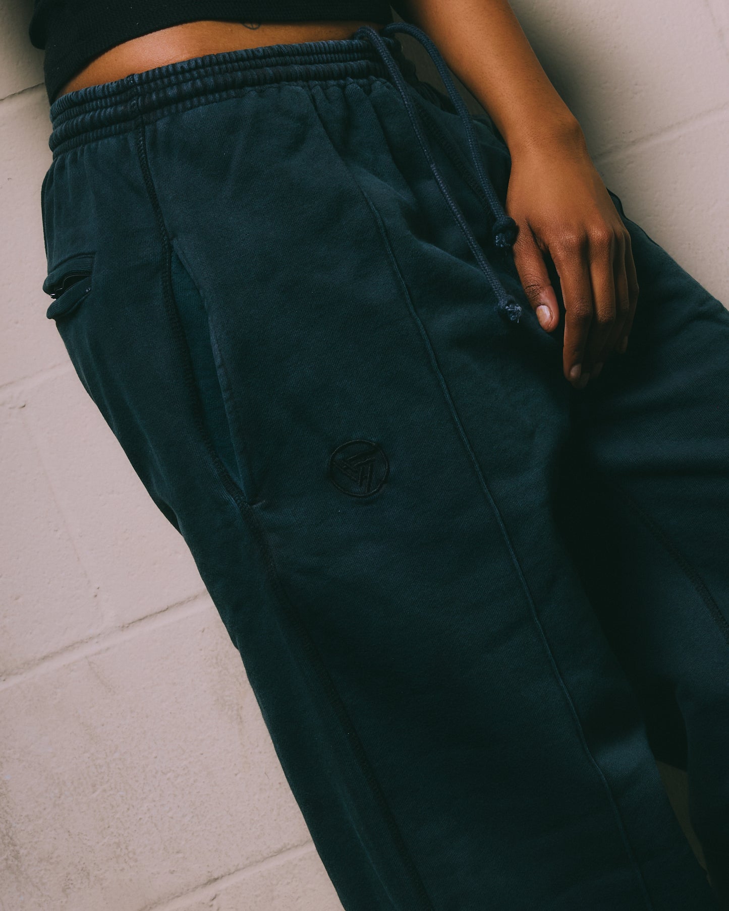 HYPLAND HEAVY WEIGHT PLEATED LOGO SWEAT PANTS (VINTAGE BLACK)
