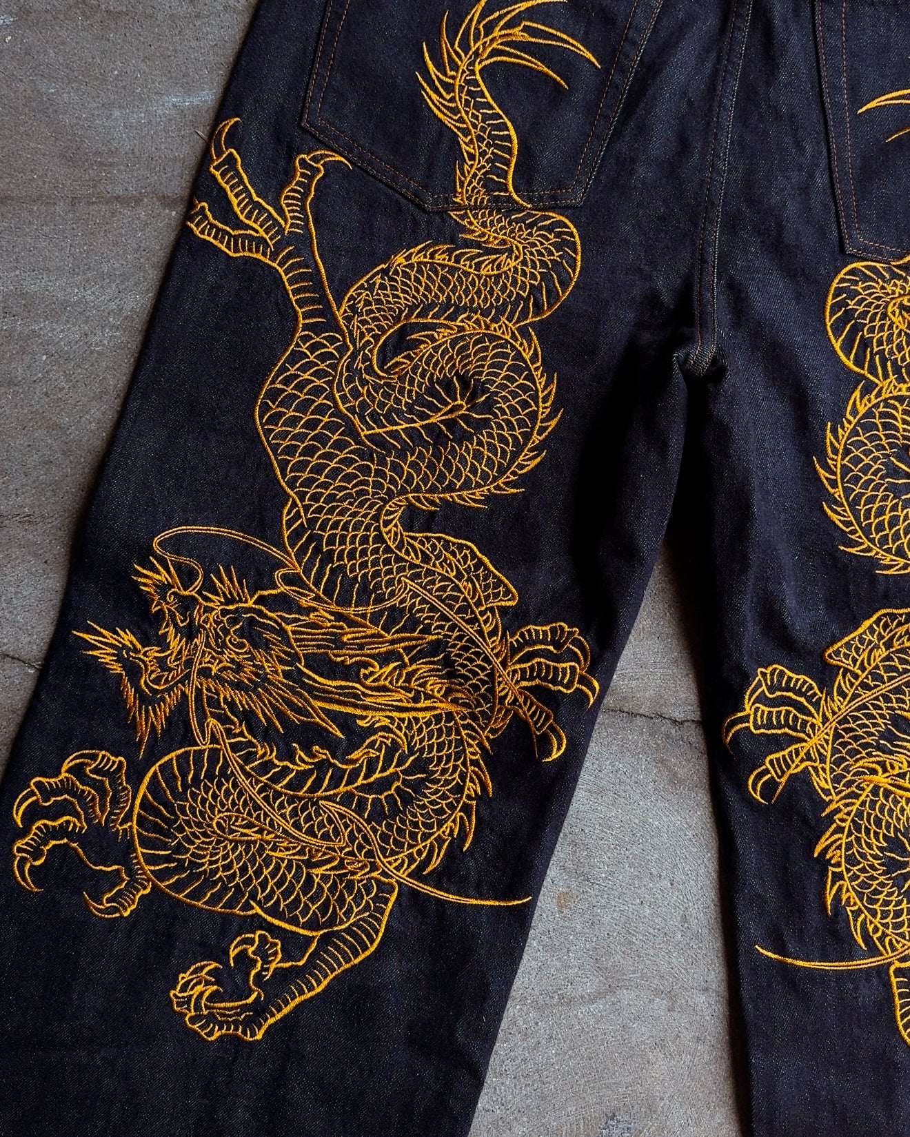 DRAGON OUTLINE EMBROIDERED DENIM (INDIGO)